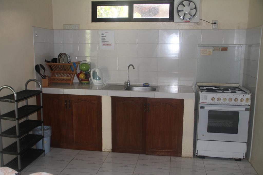 Rama International Beach Resort Botolan Quarto foto